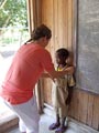 Visite médicale des enfants à Bakakopé et à Lovisakopé