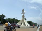 Carrefour de la colombe de la paix à Lomé