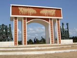 A Ouidha, le monument en bord de mer appelé La porte du non-retour.